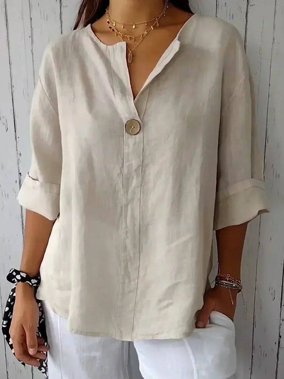 Freja | Casual V-neck blouse for a relaxed look