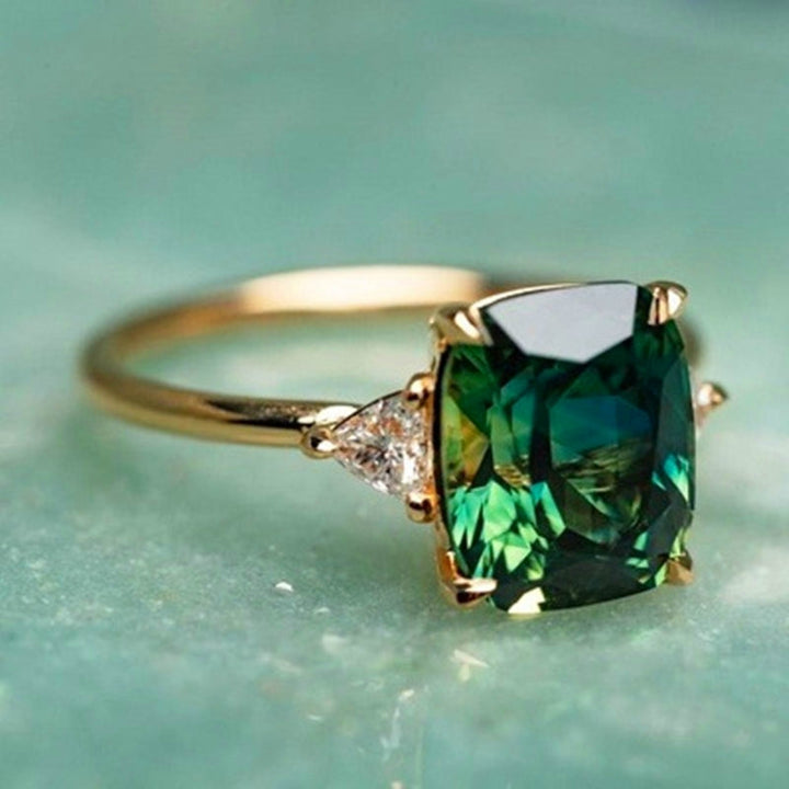 Quinty - Green Crystal Zirconia Ring