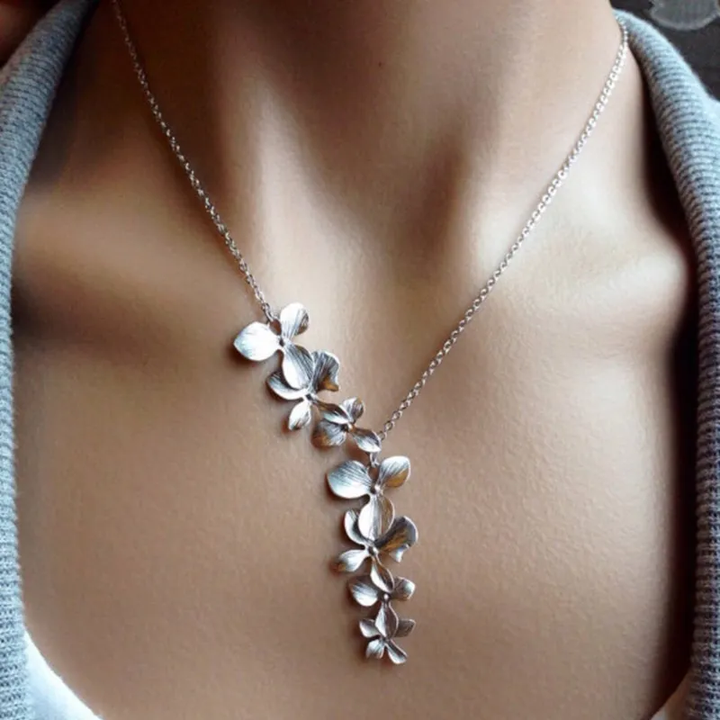 Teddy - Vintage Silver Flower Necklace