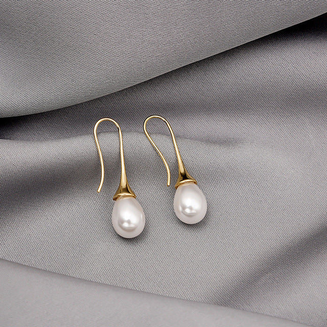 Casey | Pearl Drop Earrings