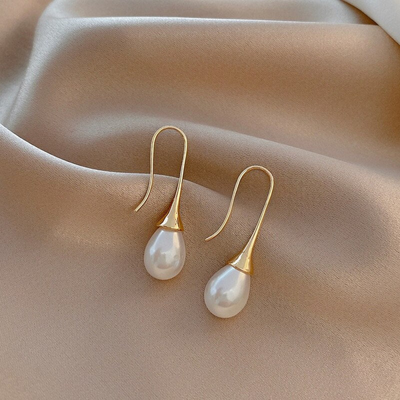 Casey | Pearl Drop Earrings
