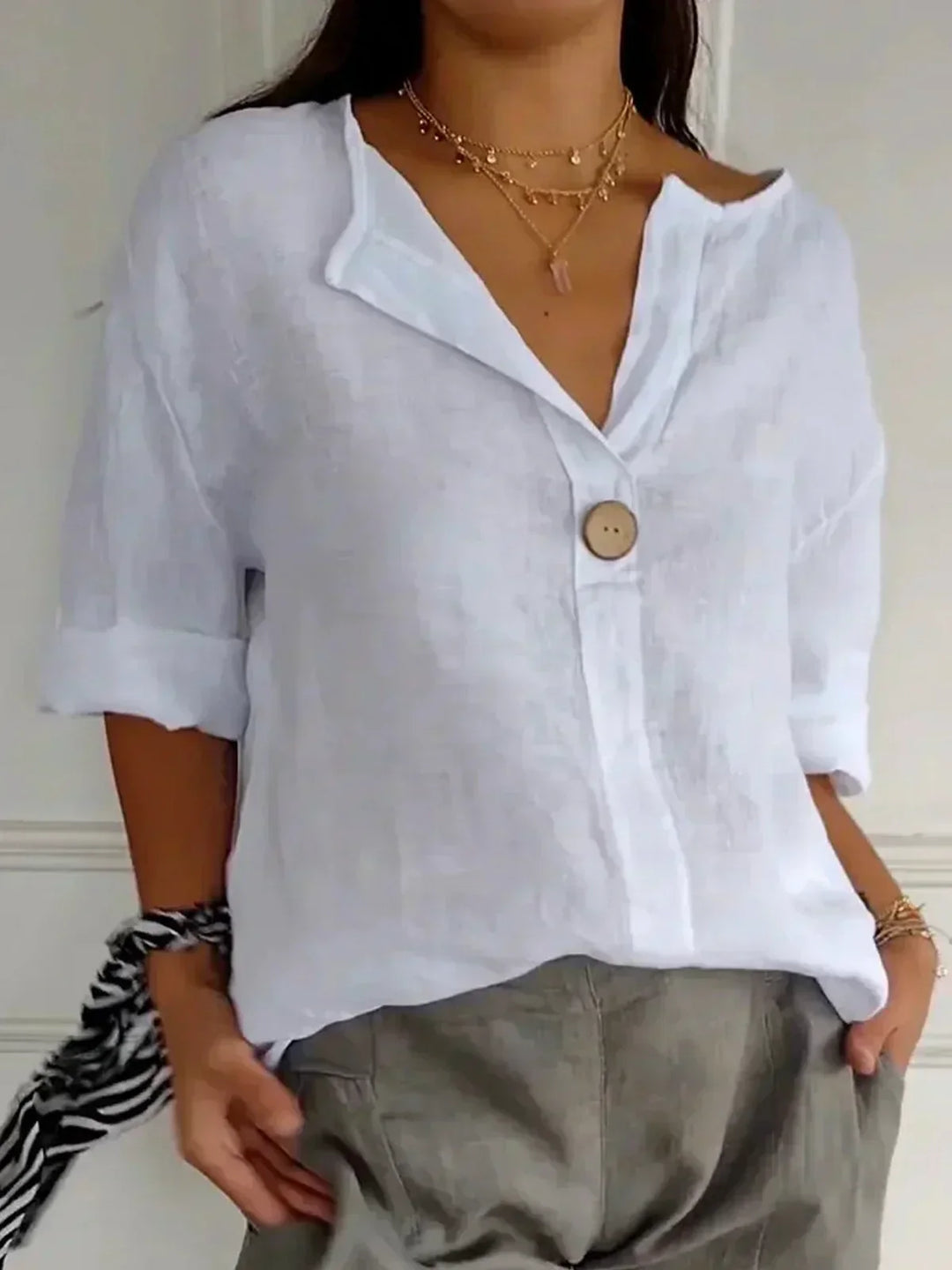 Freja | Casual V-neck blouse for a relaxed look